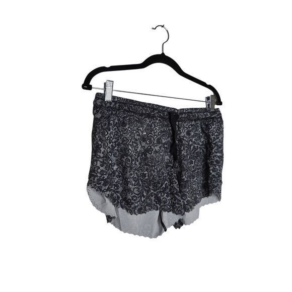 Lululemon Hit It Short Sz 6‎ (3 1/2") Mini Cinder Lace White Black Summer - Picture 3 of 6